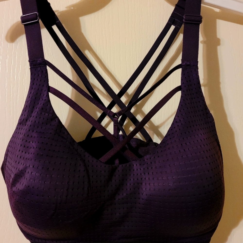 Victoria's Secret Sports Bra Size 32D